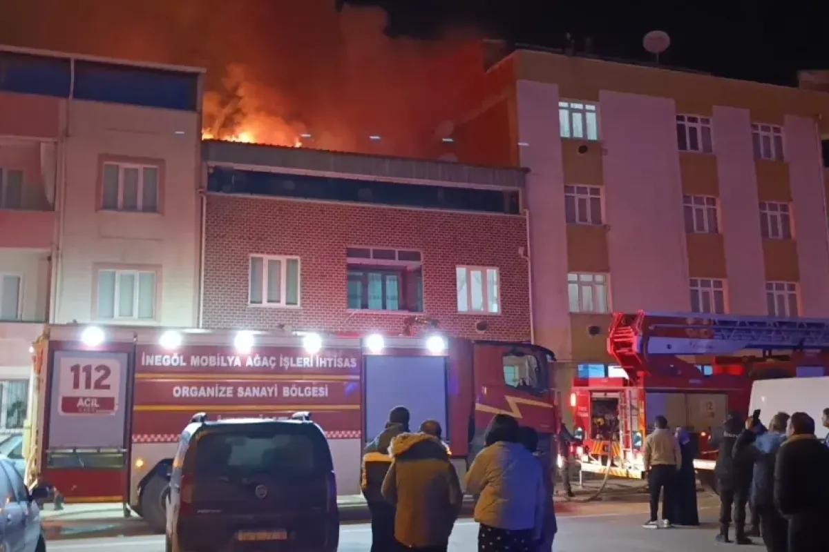 İnegöl'de geceyi alevler aydınlattı!