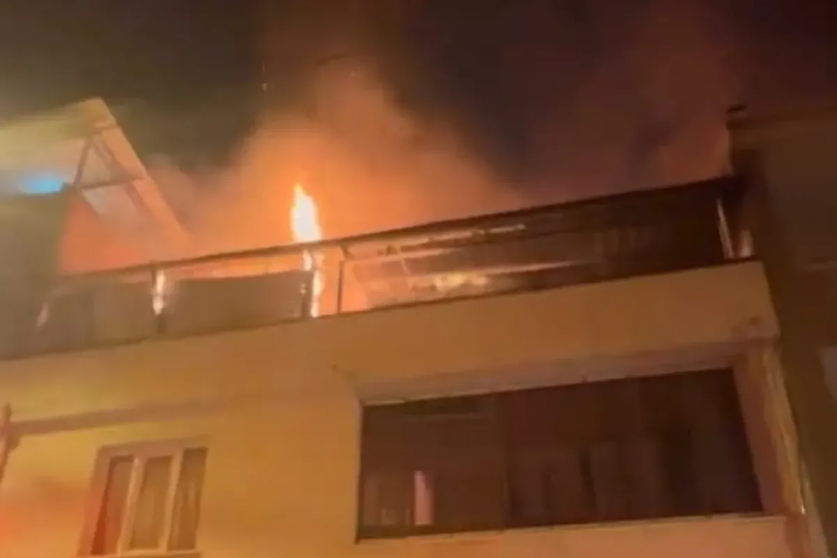 Çatı yangını korkuttu