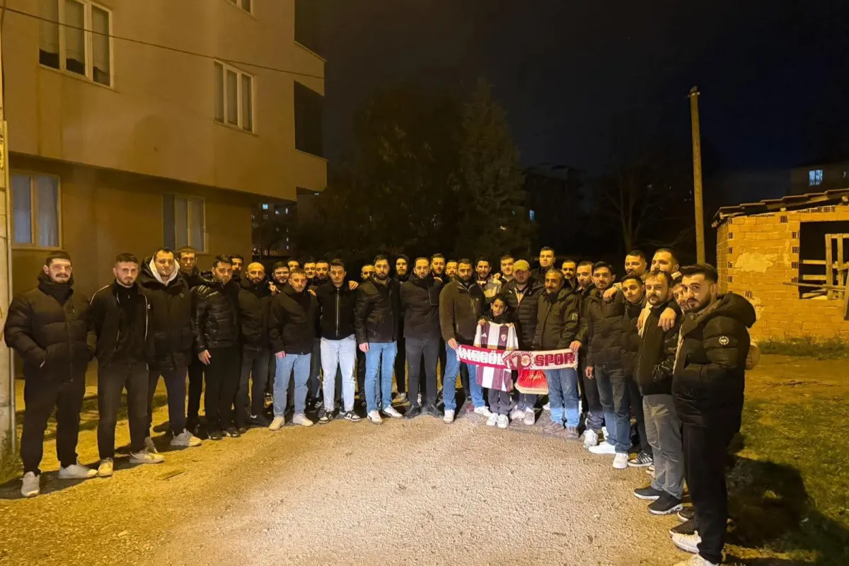 İnegölspor taraftarından Muhammed'e moral