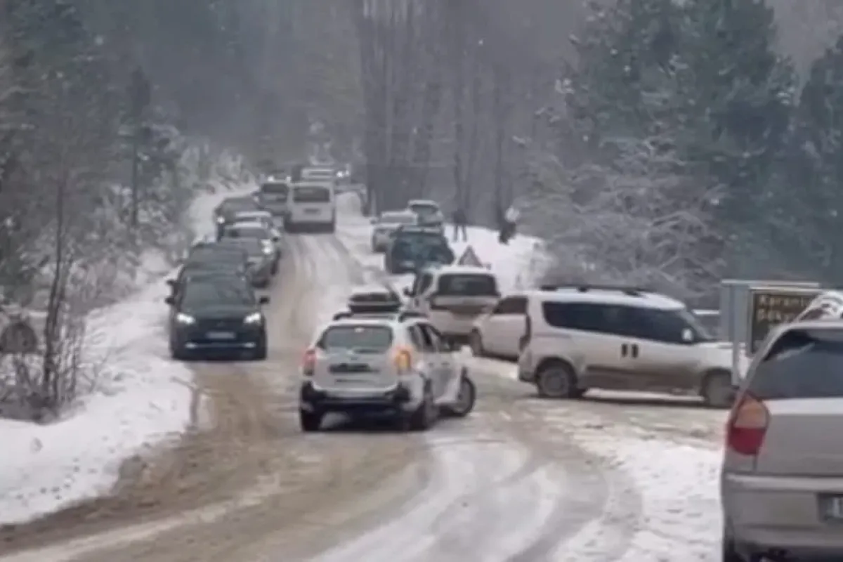 Kar sevincini yaşamak için Boğazova'ya akın ettiler