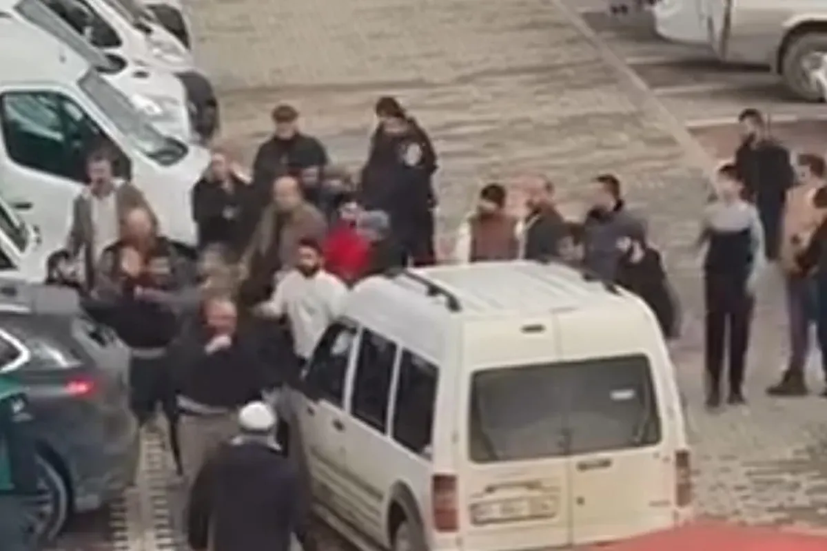İnegöl'de iki grup arasındaki kavga! O anlar kamerada