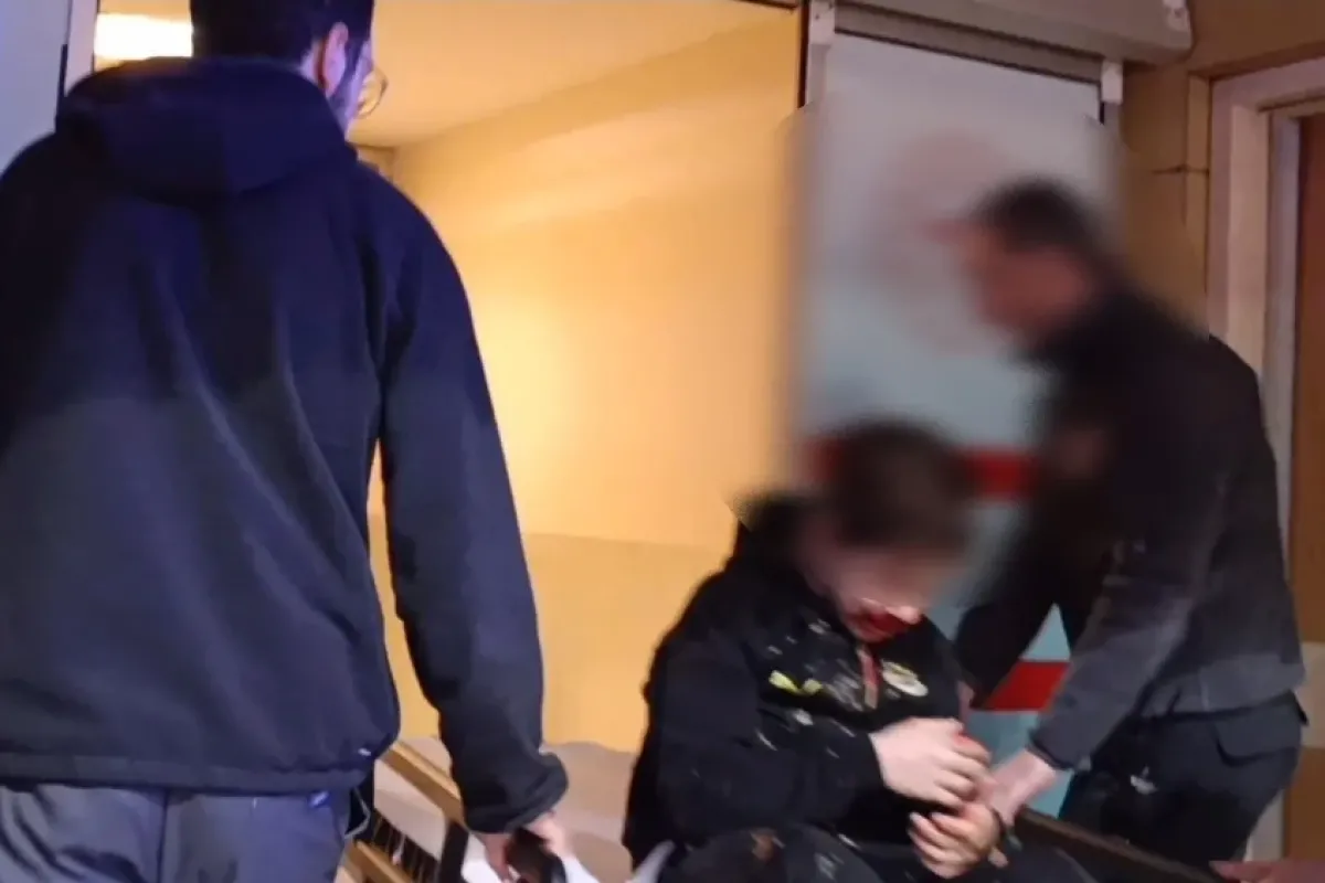 Gözünü hastanede açtı