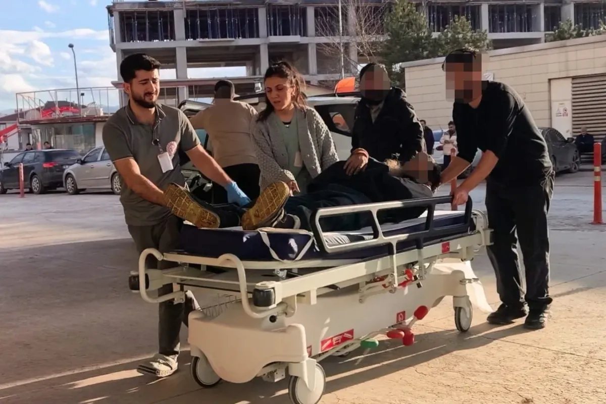 İnegöl'de çatıdan düşen adam yaralandı