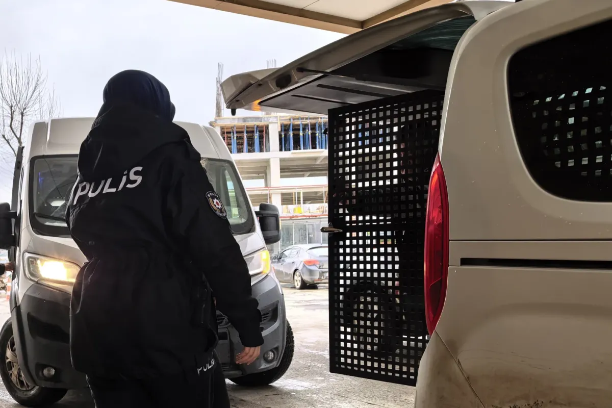 İnegöl'de altın dolu çantayı çalan hırsız yakayı ele verdi!