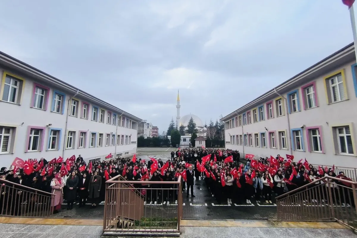 İnegöl'de okullarda İkinci Dönem “Bayrak Sevgisi” Temasıyla Başladı