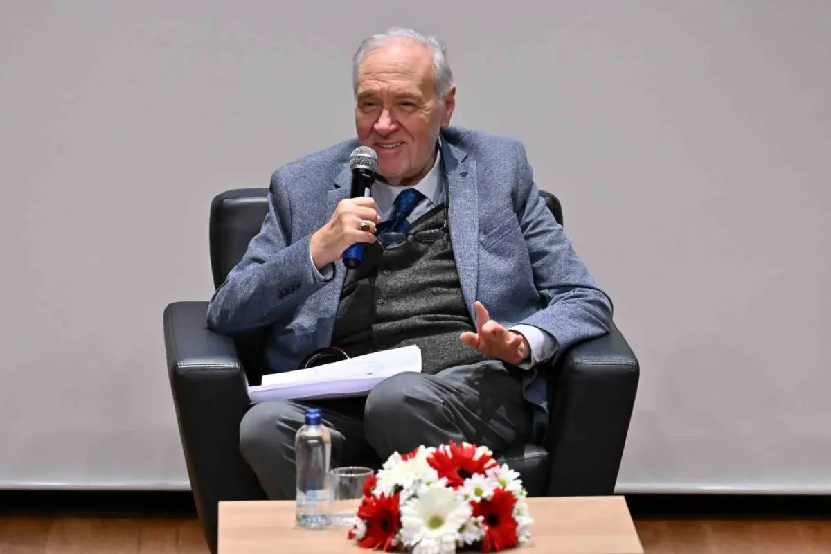 ‘4 Türk kadını moruk profesörü kurtardı’