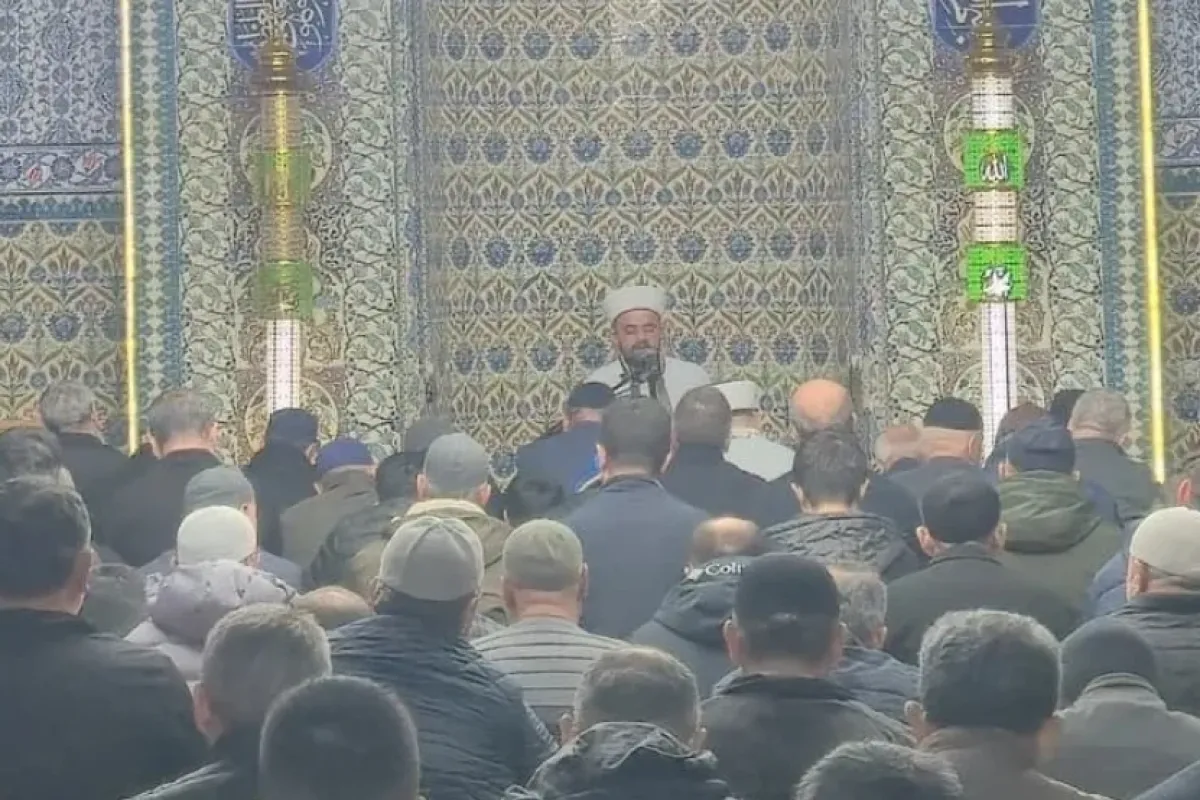 Teravih Öncesi Hafız Esat Tuna’dan Manevi Ziyafet