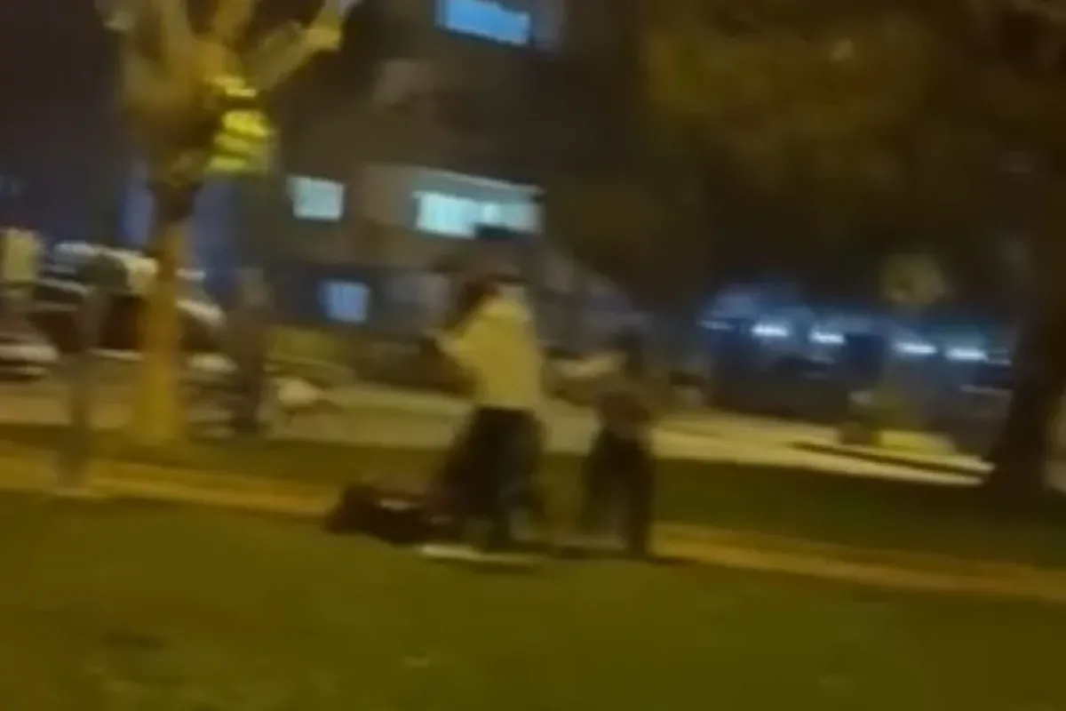 İnegöl'de genç kızların saç saça baş başa kavgası