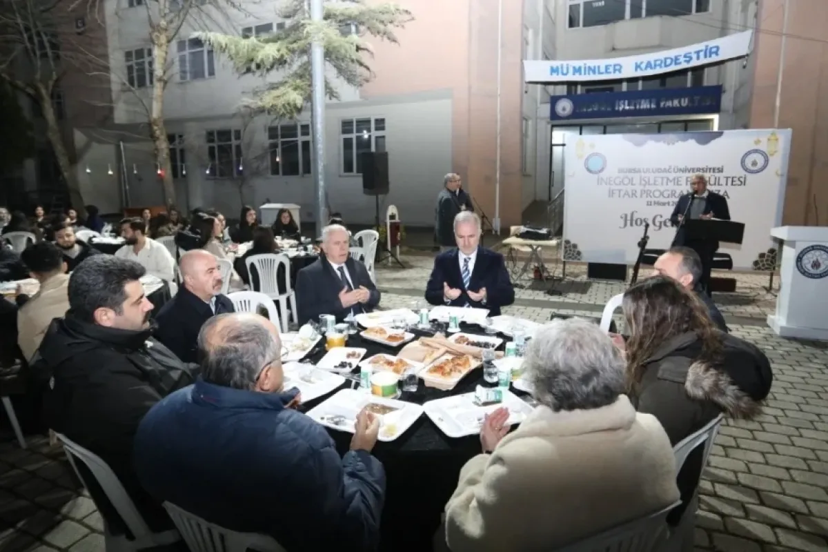İnegöl İşletme Fakültesinde 500 Öğrenciyle İftar Sofrası Kuruldu