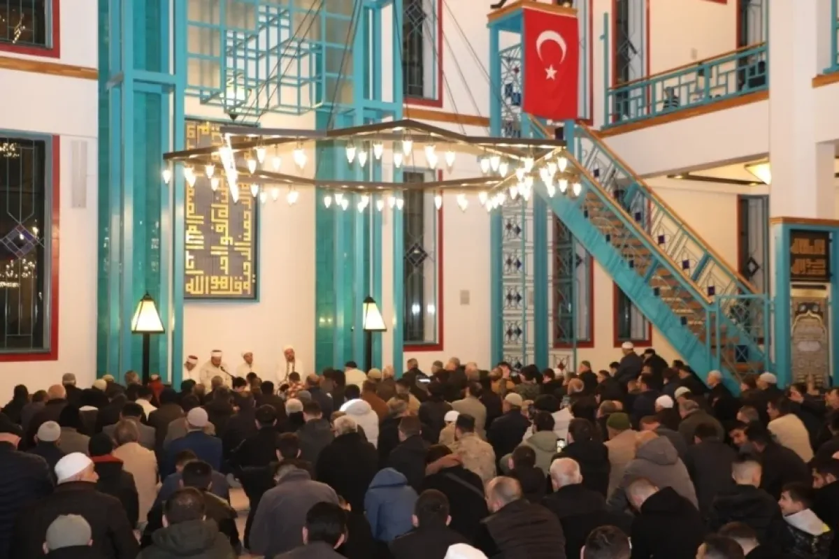 İnegöl’de Kadir Gecesi’nde Binlerce Kişi Osb Camii’nde Buluştu