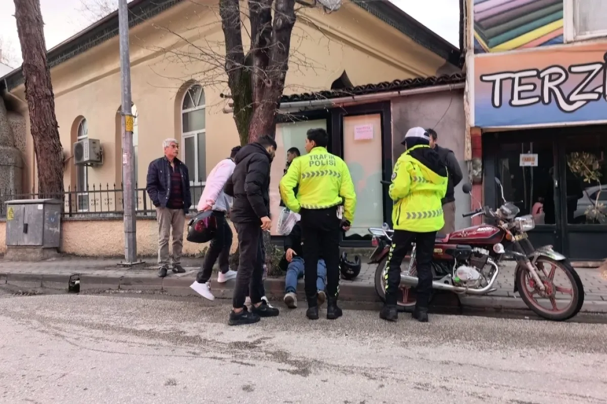 Otomobile çarpmamak için manevra yapınca ...