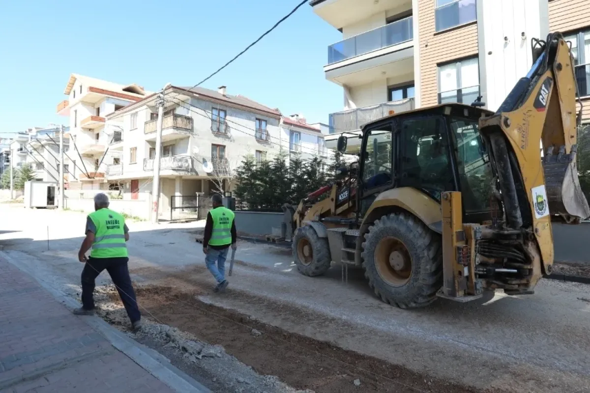 Yeni Mahallede 11 Sokakta Tretuvar Çalışması Sürüyor