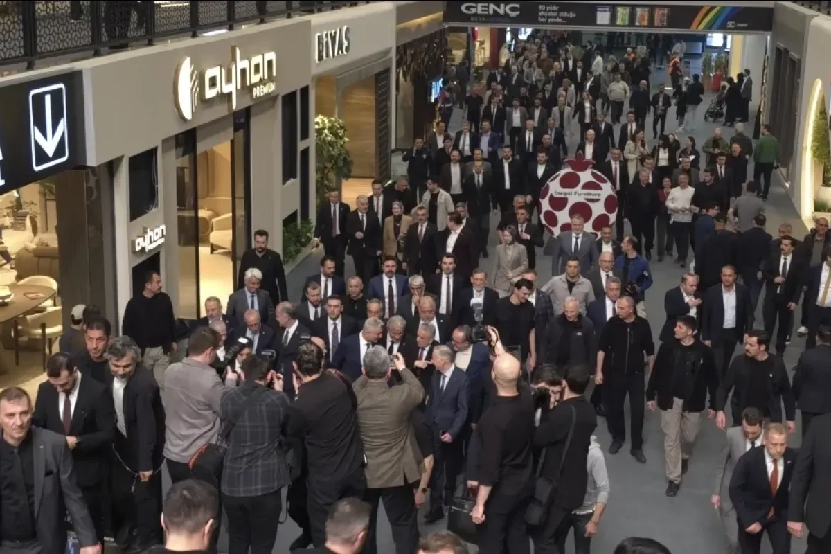 İnegöl'de Mobilya Şöleni Başladı