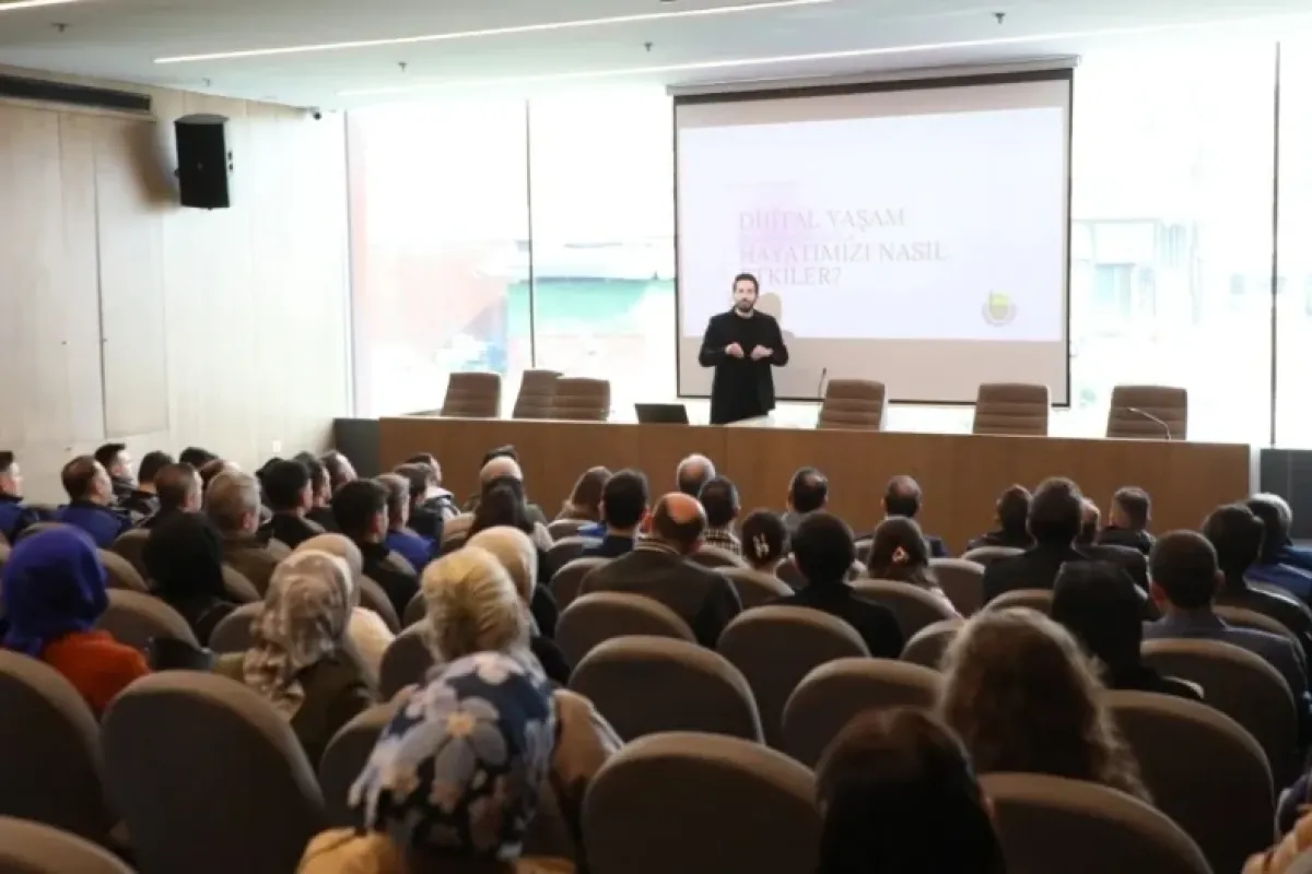 İnegöl Belediyesi’nden Personeline “Sağlıklı Dijital Yaşam Ve Ekran Kullanımı Yönetimi” Eğitimi