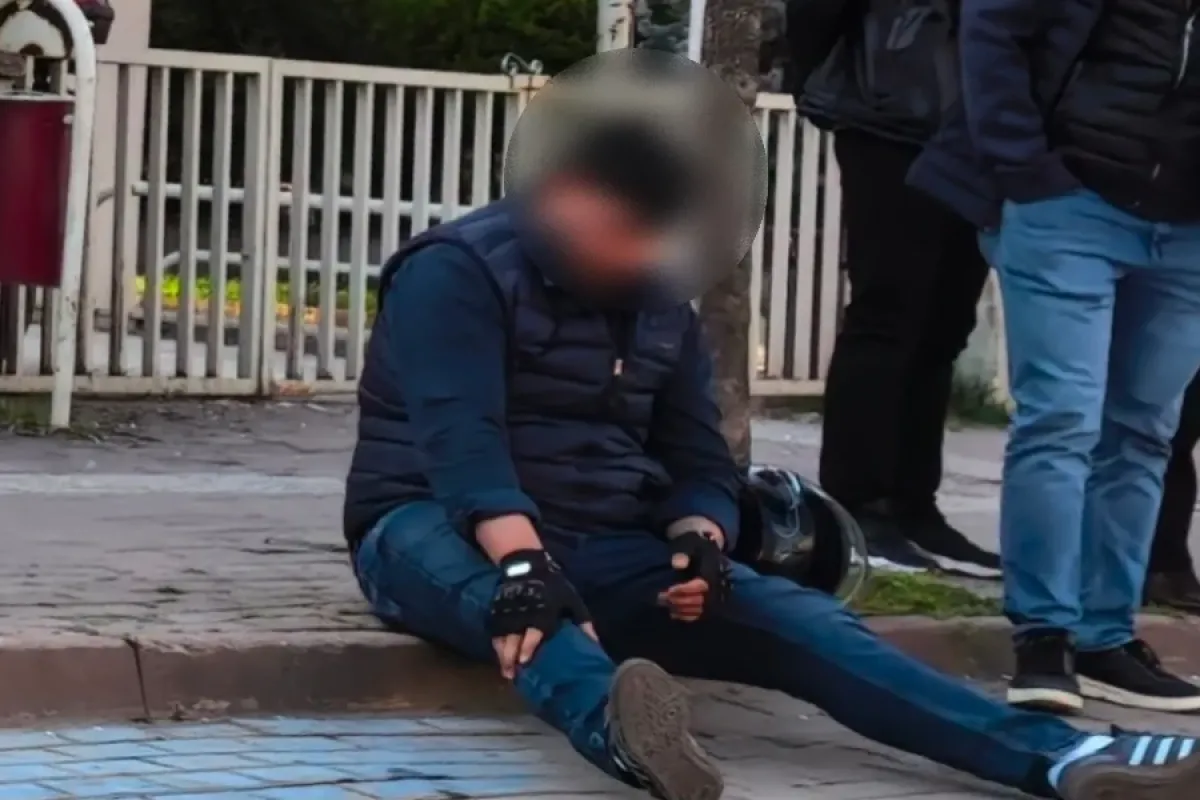 Otomobil ile motosiklet çarpıştı
