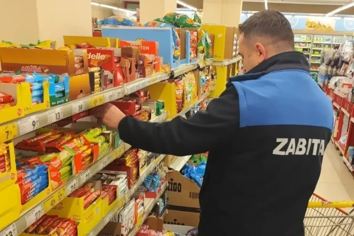 Zabıta Ekiplerinden Bakkal Ve Marketlere Denetim