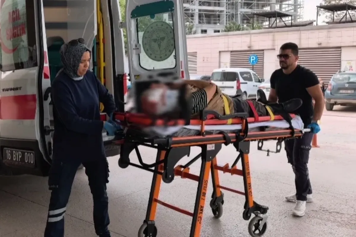 İnegöl'de geri manevra yapan minibüs yayaya çarptı