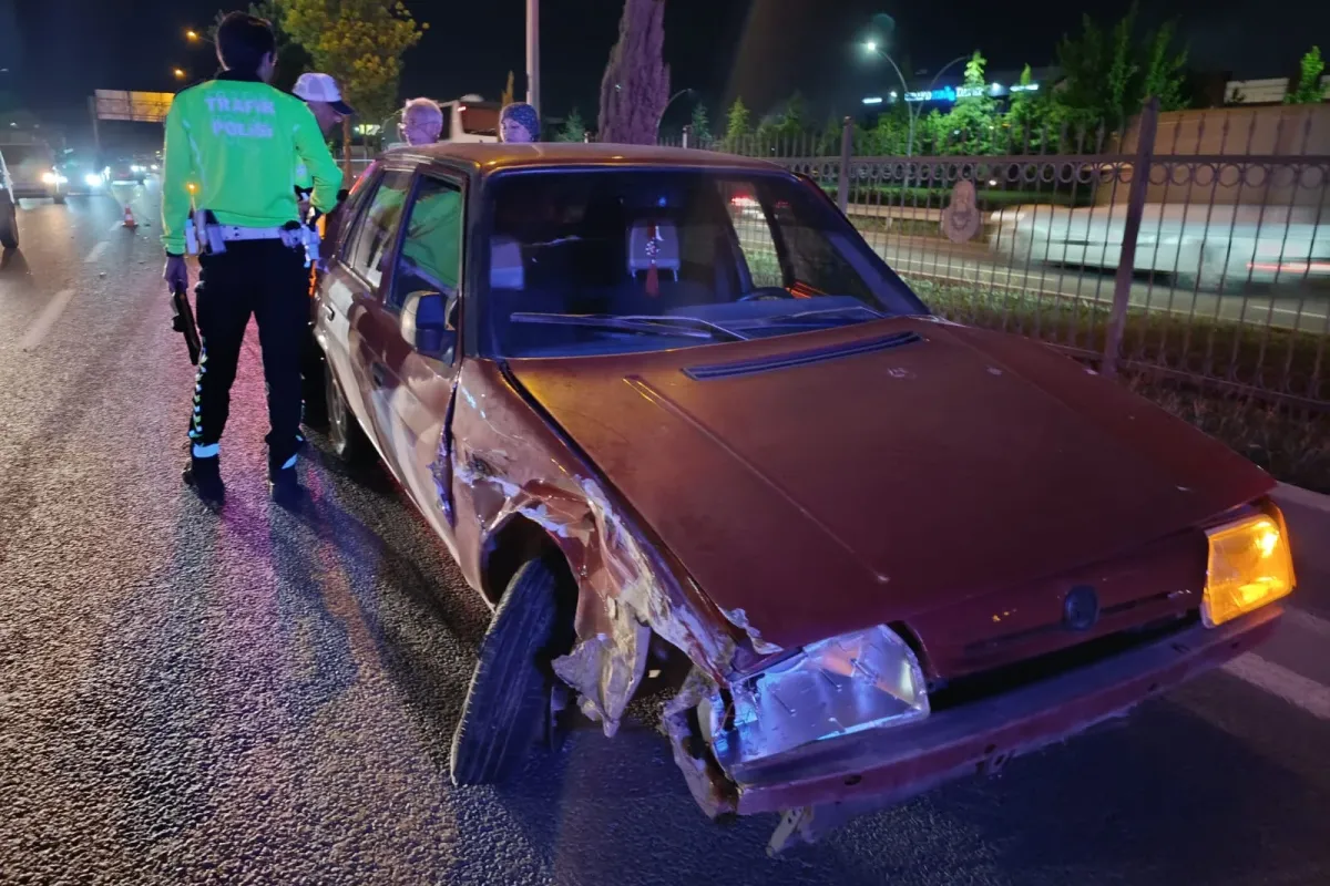 İnegöl'de 3 araç birbirine girdi