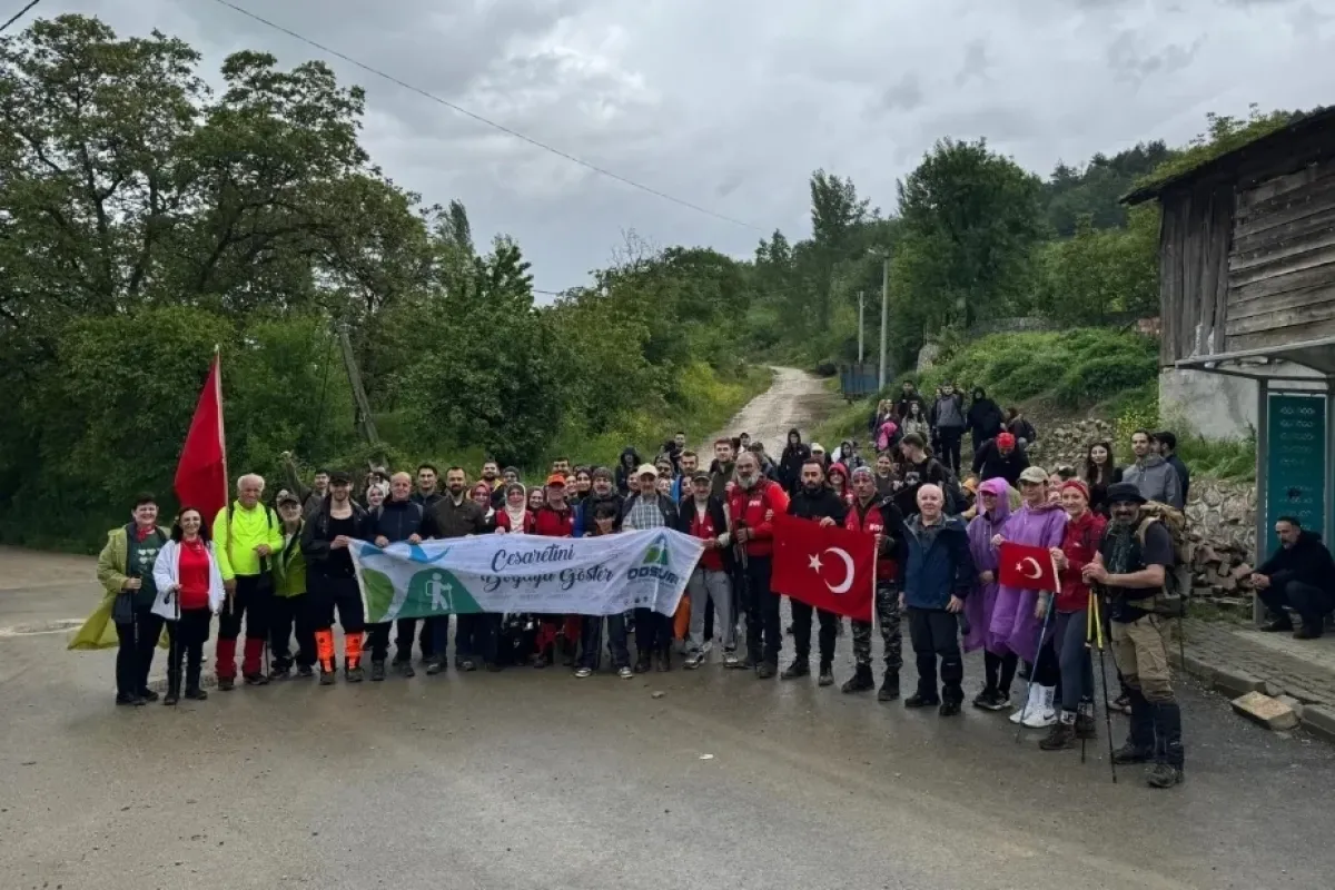 İnegöl’de Doğa Severler 19 Mayıs Ve Gençlik Haftası İçin Yürüdü