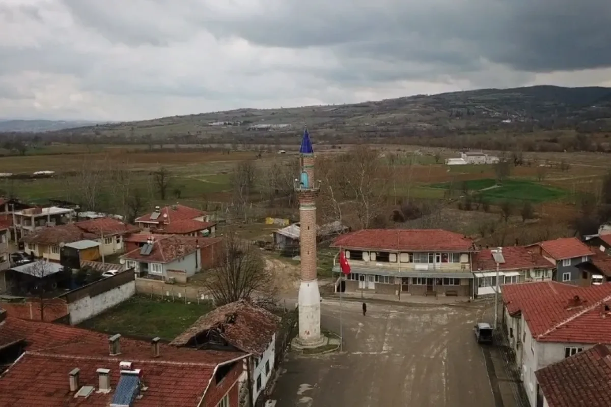 İnegöl'de camisiz minare, mahallenin sembolü oldu