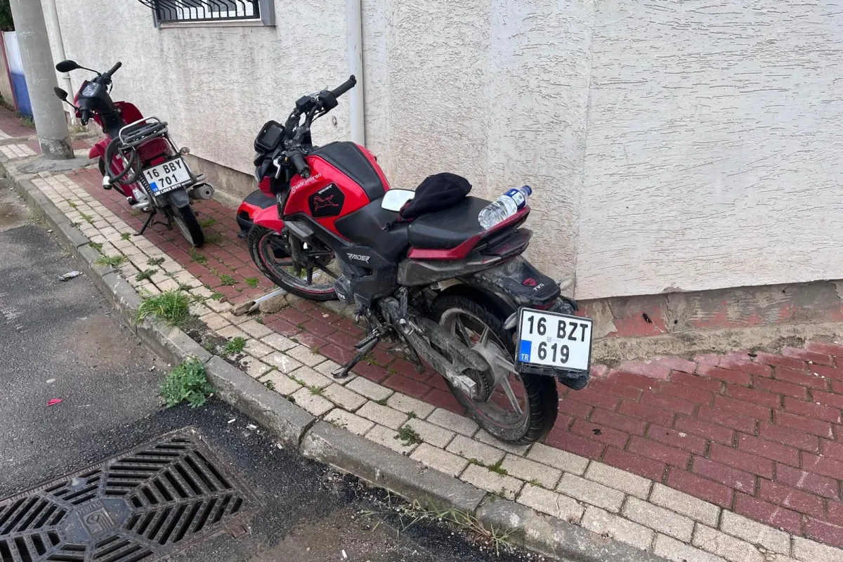 İnegöl'de motosikletler çarpıştı: 2 yaralı