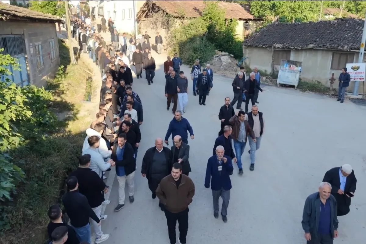 İnegöl'de 1 kilometrelik bayramlaşma kuyruğu