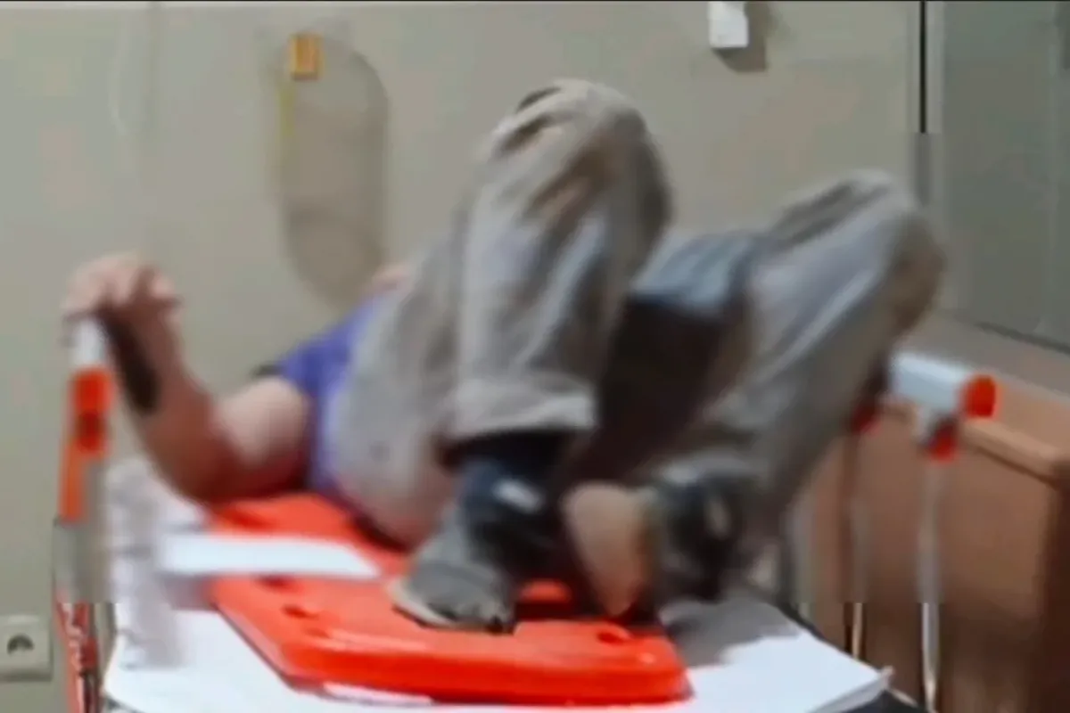 İnegöl'de yüksekten düşen işçi yaralandı