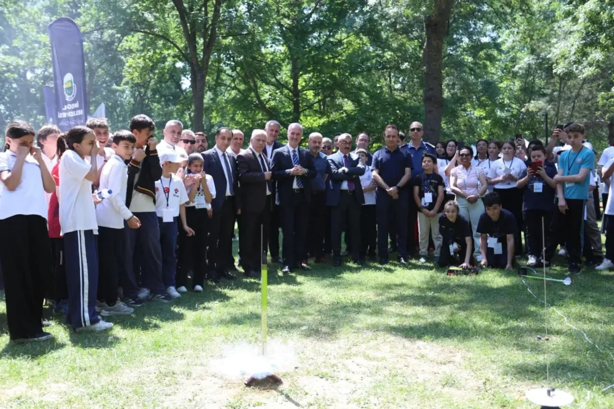 İnegöl’de Tübitak 4006-C Bilim Festivali Gerçekleştirildi
