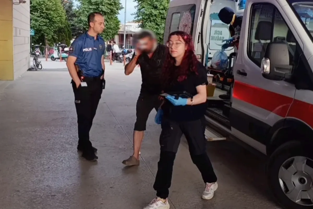 Kanlar içinde karakola sığındı!
