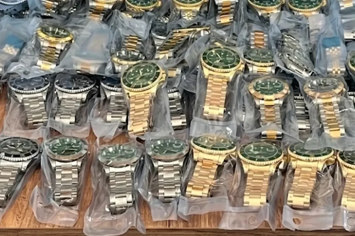 İnegöl'de kaçak saat operasyonu: Tam 2,5 milyon değerinde