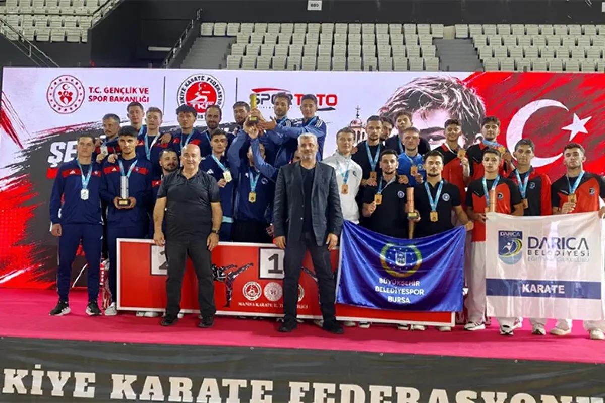 Büyükşehir sporcuları madalyaları topluyor