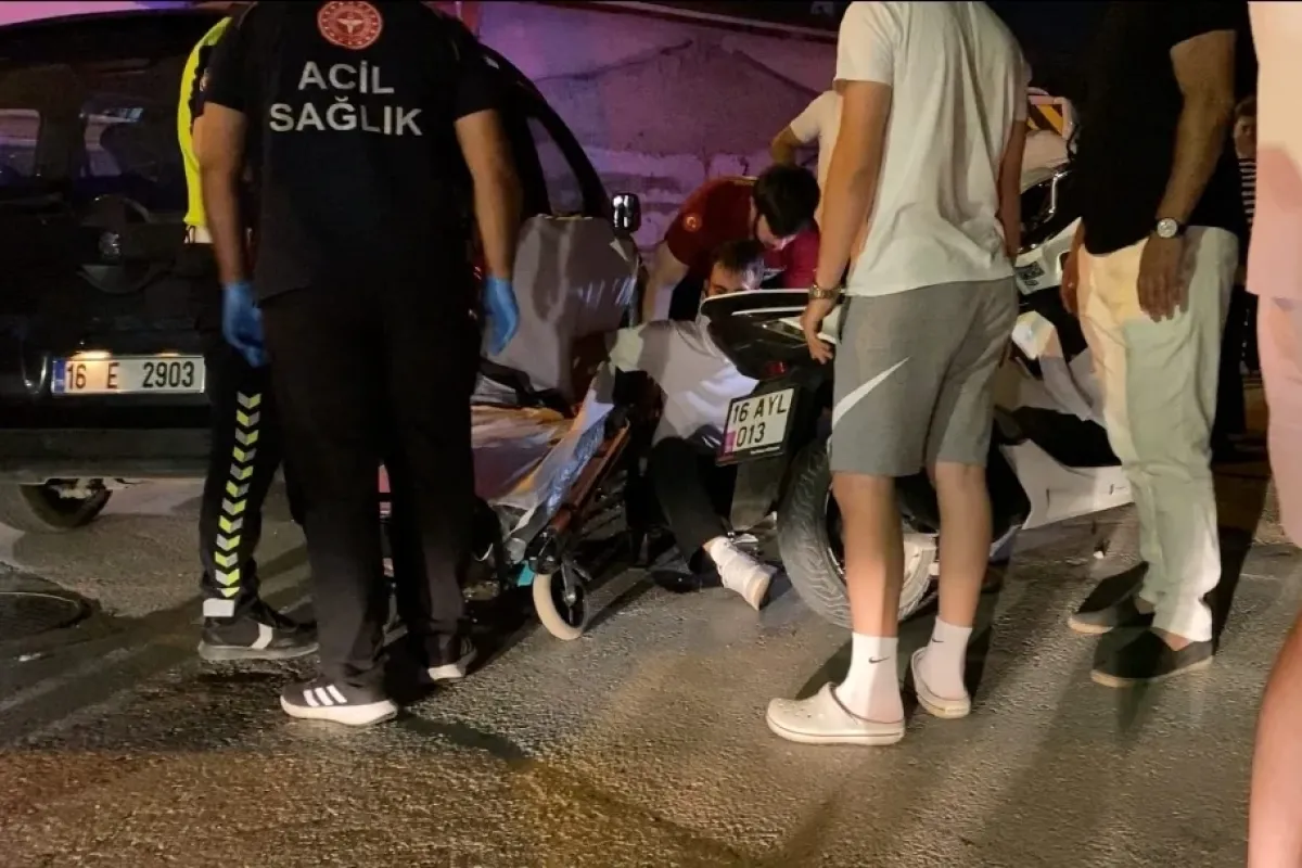 İnegöl'de hafif ticari araç ile motosiklet çarpıştı