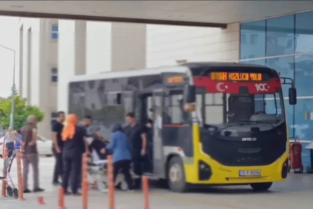 Rahatsızlanan Yolcuyu Hastaneye Şoför Yetiştirdi!