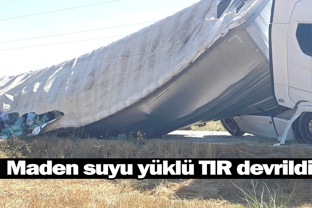 İnegöl'de Maden suyu yüklü TIR devrildi
