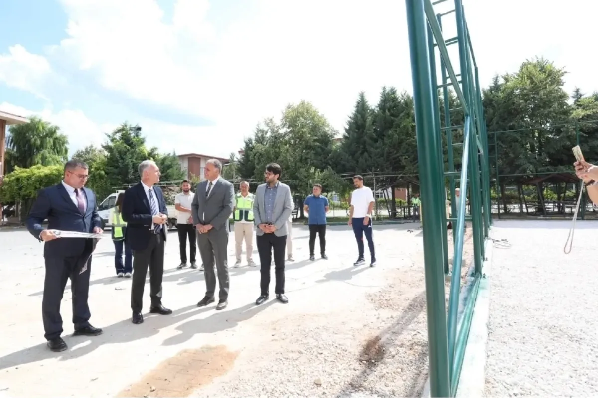 İnegöl Belediyesi’nden Mediha Hayri Çelik Fen Lisesi’ne Semt Sahası
