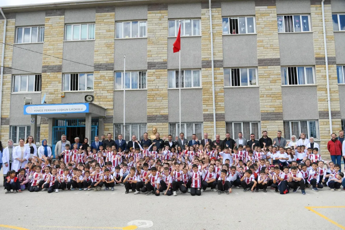 Yeniceköy'de 750 öğrenci İnegölspor formasına kavuştu