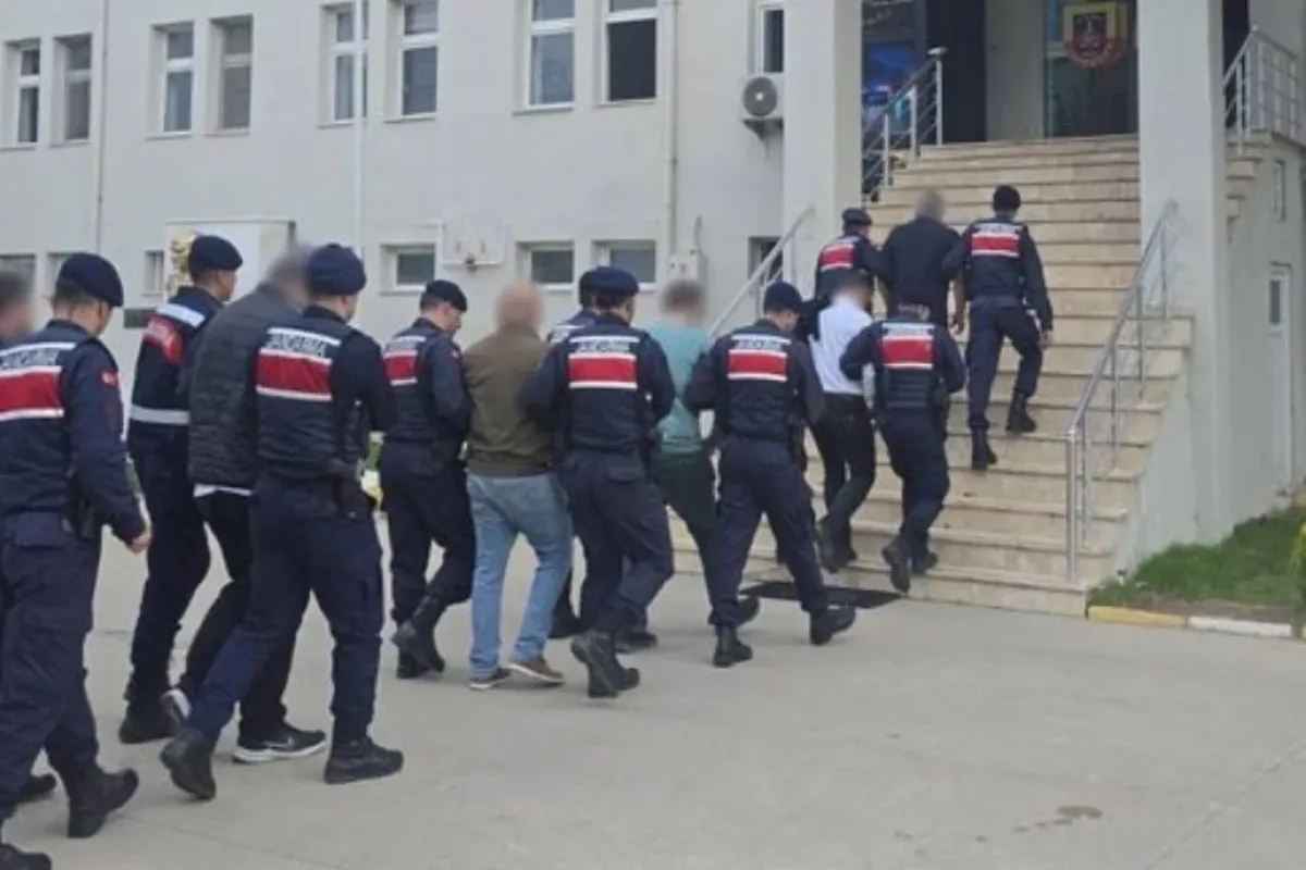 Bursa'da uygulama noktalarını Whatsapp'tan paylaşan 8 kişiye gözaltı