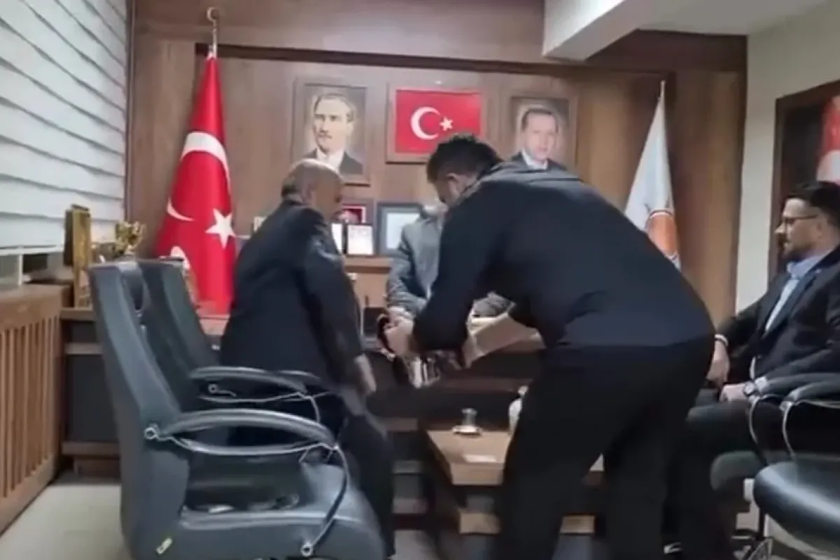 Bu kez o şakalandı!