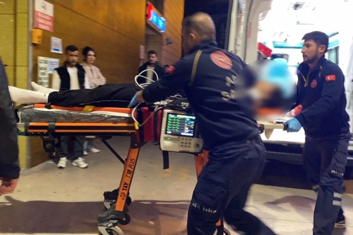 İnegöl'de Balkondan Düşen Genç Yaşam Mücadelesi Veriyor