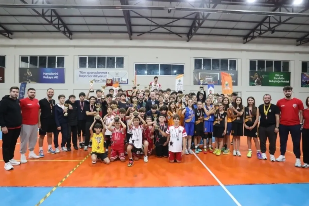 Sokak Basketbolunda Şampiyonlar Kupalarını Aldı