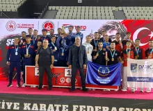 Büyükşehir sporcuları madalyaları topluyor