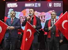 Yağmura rağmen Bursa’da Cumhuriyet coşkusu dinmedi