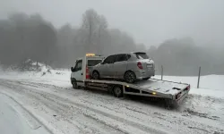 İnegöl-Domaniç yolunda yoğun kar yağışı