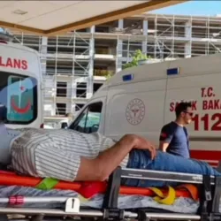Kiraz ağacından düştü!