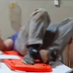 İnegöl'de yüksekten düşen işçi yaralandı