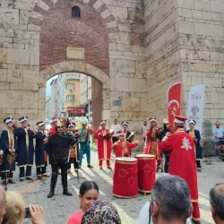 Fethin 700. Yılında mehter sesleri Saltanat Kapı'dan yükseldi