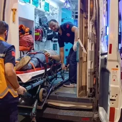Motosiklet sürücüsü yaralandı!