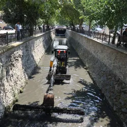 Büyükşehir'den derelerde temizlik seferberliği