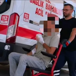 Elini testereye kaptırdı: Parmakları parçalandı