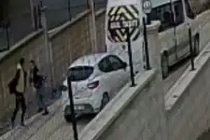 İnegöl'de kaza sonrası sürücüler birbirine girdi